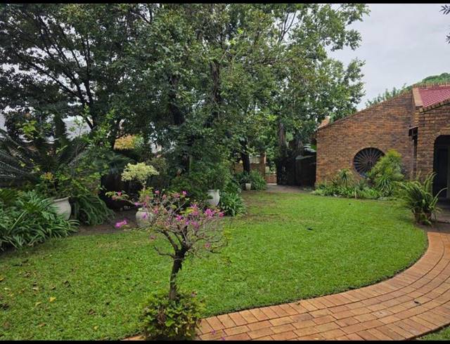 4 BEDROOM HOUSE FOR SALE IN GEELHOUTPARK
